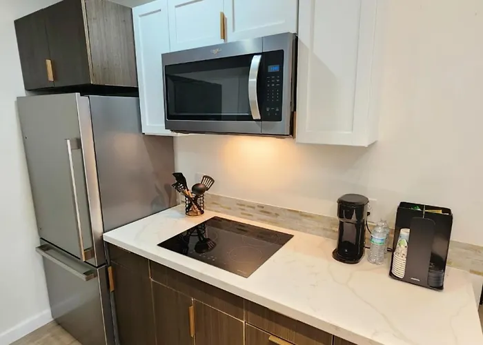 One Bedroom Luxury With Gym Apartment *